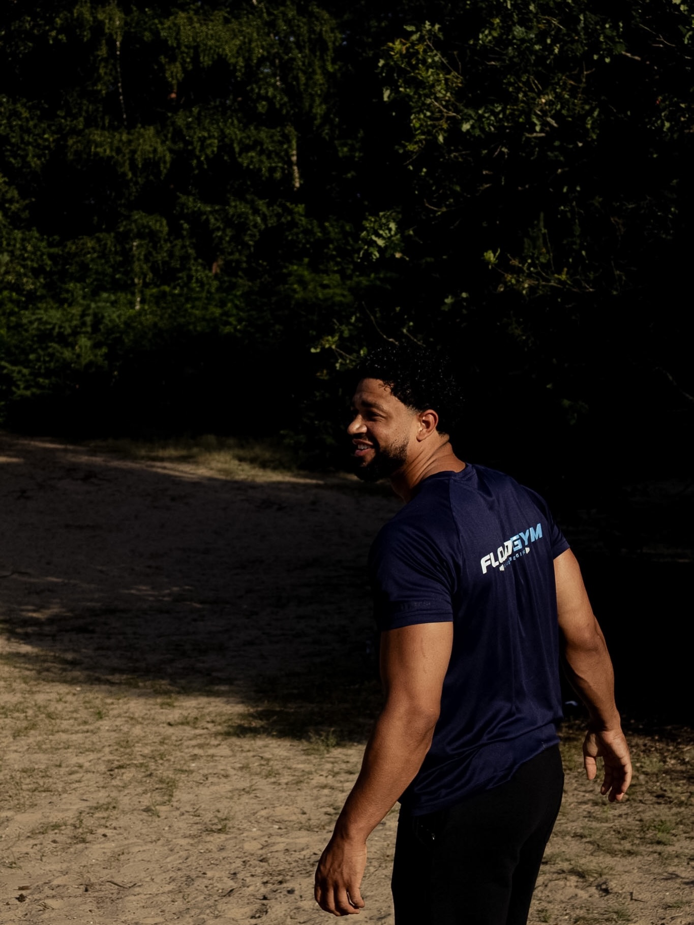 Gisteren mochten wij het topteam van het Antoni van Leeuwenhoek begeleiden tijdens hun leiderschapsretraite met een toffe bootcamp in de bossen van Driebergen.
Een mooie groep mensen die dagelijks het verschil maakt en als geen ander weet hoe belangrijk samenwerking, vertrouwen en verbinding zijn.
In het bijzonder willen we @drmauricevandenbosch bedanken voor het vertrouwen. Een inspirerende leider die mensen weet te verbinden en met oprechte aandacht voor anderen een positieve sfeer creëert, zowel binnen als buiten zijn organisatie.💙